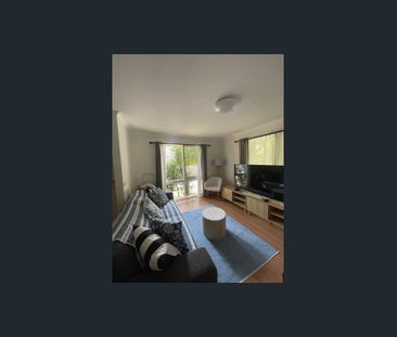 Well presented two bedroom unit - Photo 6