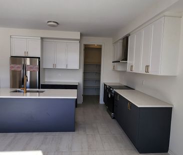 For Lease - 30 Hummingbird Grove, Adjala-Tosorontio, Ontario - Photo 6