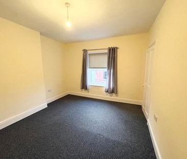 College Street, Nottingham, NG10 - Photo 1