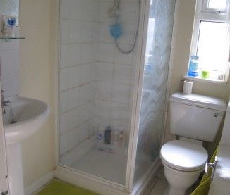 House with 4 Double Bedrooms close to Uni Campuses - Photo 4