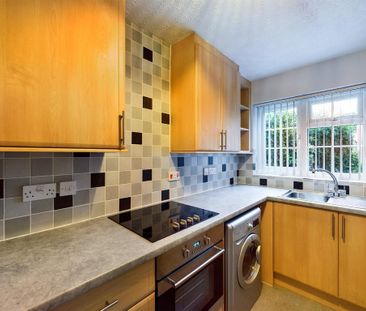 2 bedroom end of terrace house to rent - Photo 3