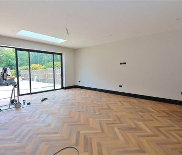 4 bedroom detached house to rent - Photo 4