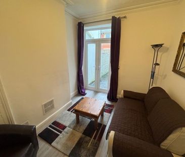 1 bedroom in a house share to rent - Photo 2