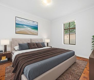 Charming & Freshly Painted 4-Bedroom Family Home - Photo 4