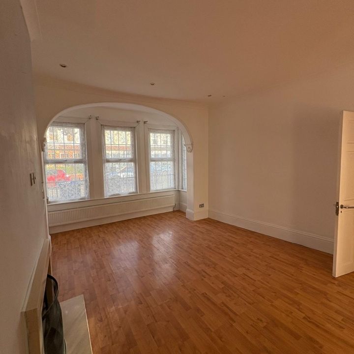 3 Bed Semi-Detached House, Langdale Road, CR7 - Photo 1