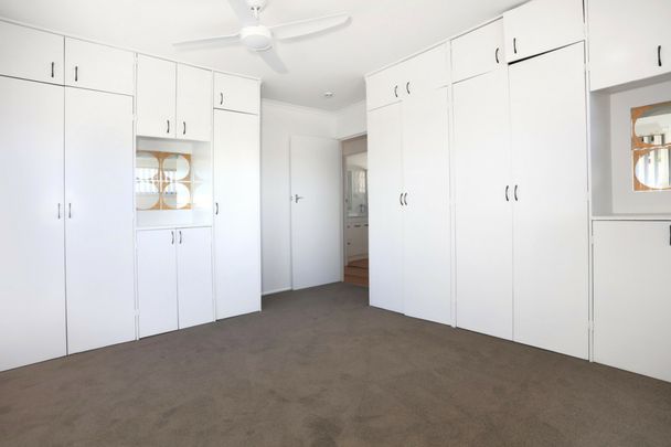 PRIME LOCATION - Photo 1