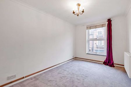 A first floor one bedroom flat to rent in heart of the town centre - Photo 5