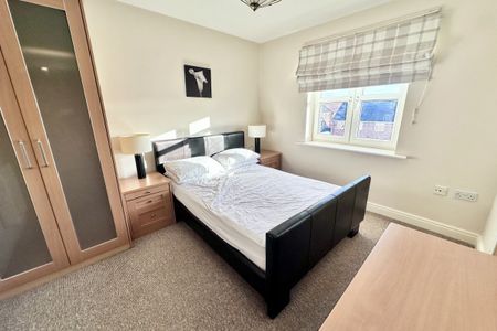 Lakeside Boulevard - Photo 4