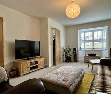 3 bedroom semi-detached house to rent - Photo 2