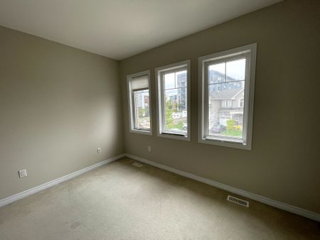 For Lease - 109 Kaitting Trail, Oakville, Ontario - Photo 4