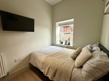 2 bed Apartment for Rent - Photo 4