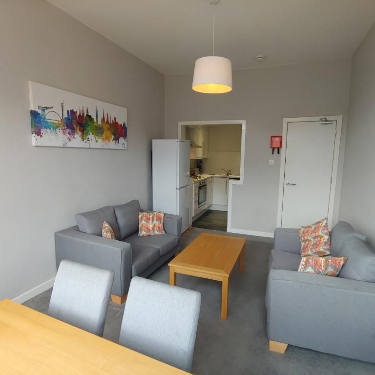 2 bedroom flat to rent - Photo 1