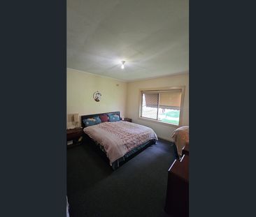 Fabulous location, walk to Salisbury CBD and railway station only m... - Photo 2