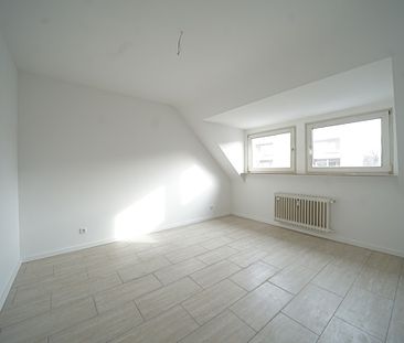 VERMIETET Helle Dachgeschosswohnung in Bickendorf, nähe Westfriedhof - Photo 4