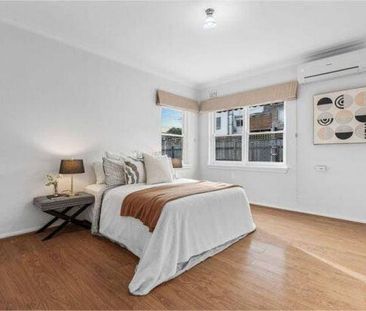 Spacious Home in the heart of Moorabbin - Photo 4