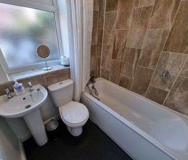 6 Bed Student Accommodation - Photo 4
