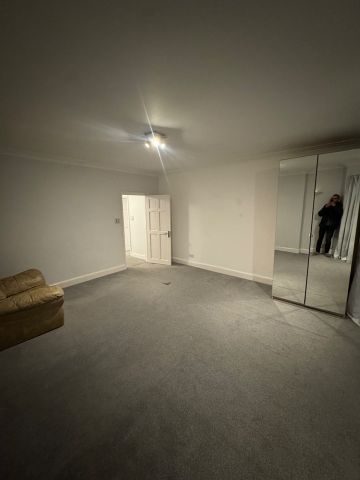 3 Bed Flat, Chatsworth Road, NW2 - Photo 5