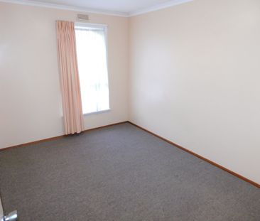 SPOTLESSLY CLEAN TWO BEDROOM UNIT CLOSE TO SHOPS, SCHOOLS AND TRANS... - Photo 1