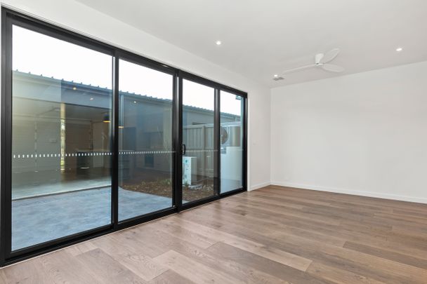 Low Maintenance Contemporary Living! - Photo 1