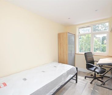 6 bedroom semi-detached house to rent - Photo 2