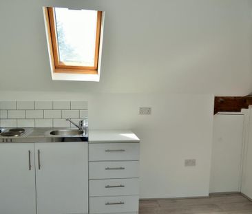 Studio to rent - Photo 3