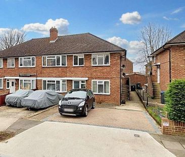 Reynolds Avenue, Chessington, KT9 - Photo 2