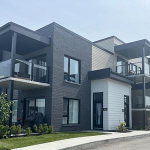 Grand 4½ +bureau, Internet, Domaine sur-le-Vert, St-Hyacinthe, 1 septembre 2026 - Photo 2