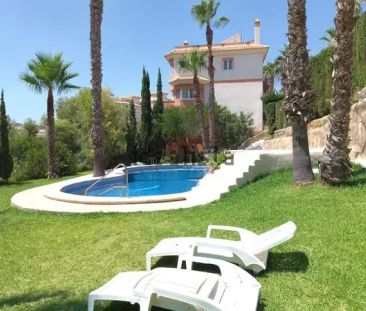 Alquiler de chalet adosado en Calle Fernandez Caballero - Photo 1