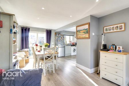 3 bedroom terraced house to rent - Photo 4