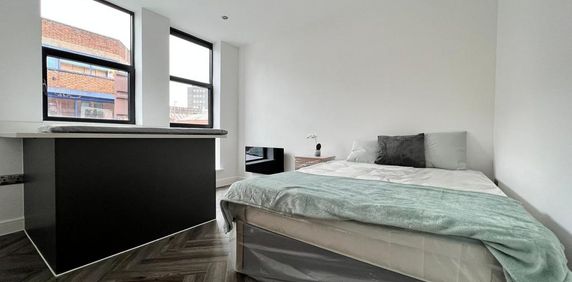 1 bedroom in a flat share to rent - Photo 2