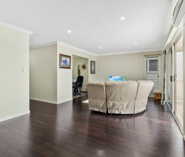 Five Bedroom + Study Fully Furnished Coastal Home � 6 Month Lease a... - Photo 4