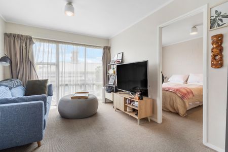 Harbour & Bridge Views - Unbeatable Location - Photo 2