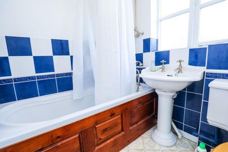 3 bedroom link detached house to rent - Photo 5