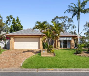 Spacious Family Home in Prime Helensvale Location - Perfect for Modern Living! - Photo 4