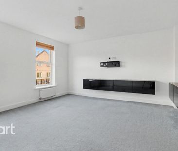 4 bedroom semi-detached house to rent - Photo 1