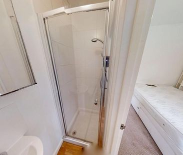 4 bedroom semi-detached house to rent - Photo 1