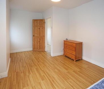 54 Rosebery Gardens, Belfast, BT6 8GJ - Photo 2