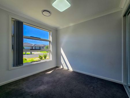 Modern, Low-Maintenance Living. Solar Family Home - Photo 4