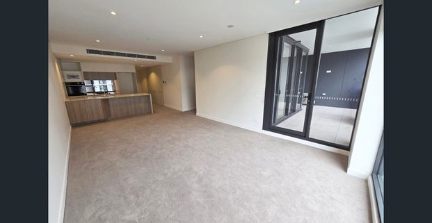 Executive Light-Filled Apartment in Prime Norwest Location - Photo 1