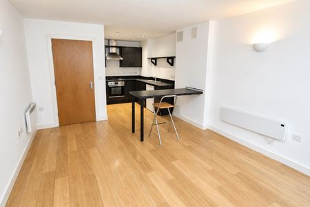 Waterloo Court, Leeds City Centre, LS10 1QN - Photo 5