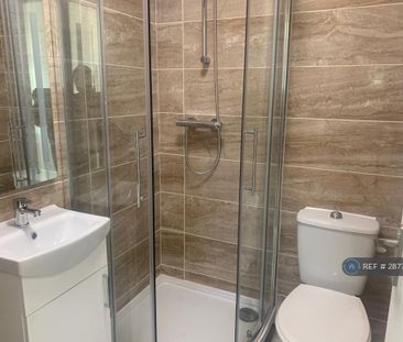6 bedroom detached house to rent - Photo 2
