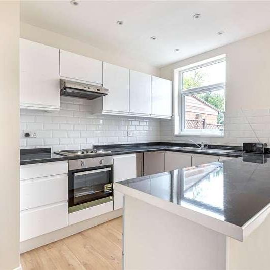 Heatherdene Close, Mitcham, Surrey, CR4 - Photo 1