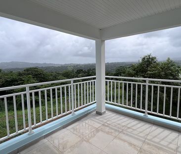 Location Appartement 3 pièces 78m² LA TRINITE 97220 - Photo 3