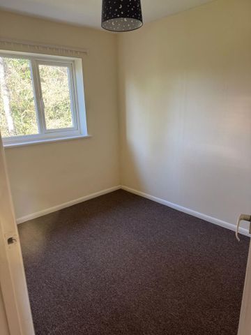 3 bedroom end of terrace house to rent - Photo 4