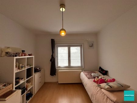 Woning met 4 slaapkamers en 2 badkamers - Foto 4