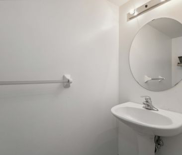 For Lease - 26 Farmstead Drive, Clarington, Ontario - Photo 2