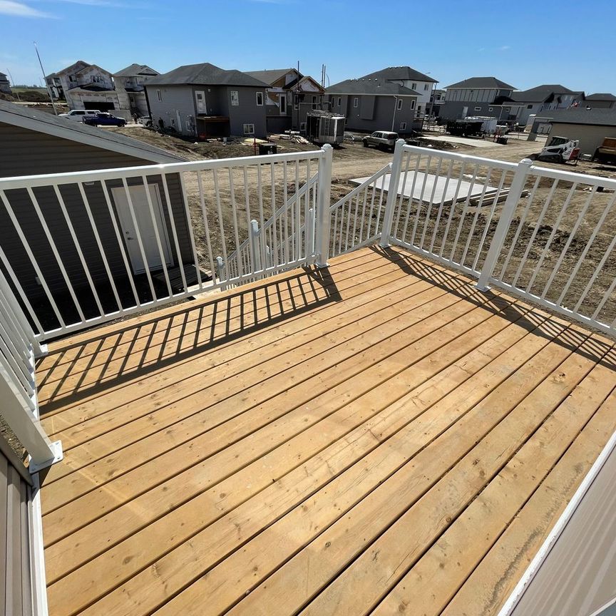 3 Bedroom Upper Unit In Aspen Ridge - Photo 1