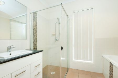 Large Home with Custom Finishes - Solar Powered - Photo 2