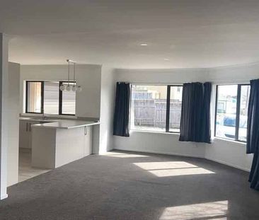 Well Presented Home with Office - Photo 1