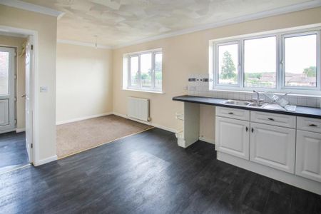 3 bedroom detached house to rent - Photo 4